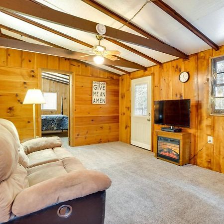 Peaceful Warne Cabin Fenced Yard And Screened Porch Brasstown Exteriör bild