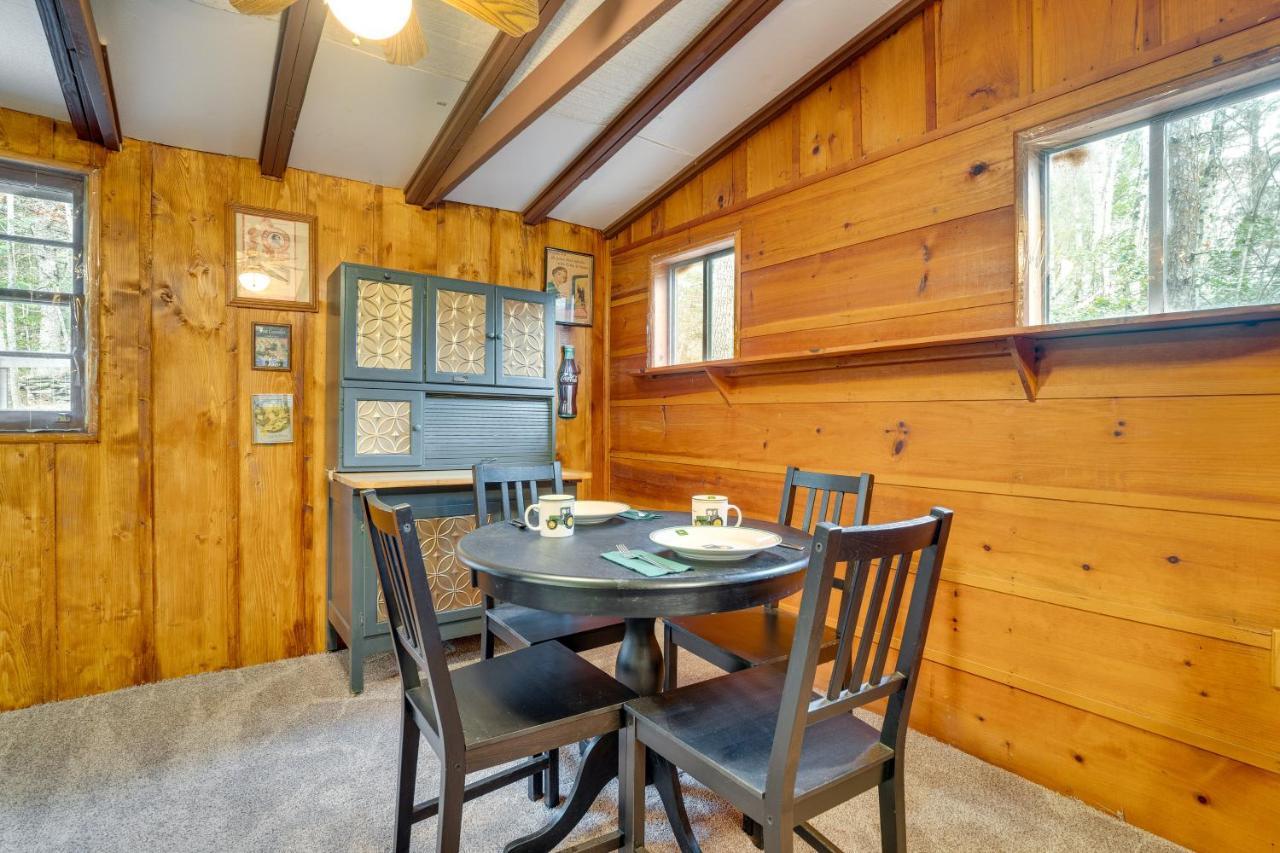 Peaceful Warne Cabin Fenced Yard And Screened Porch Brasstown Exteriör bild