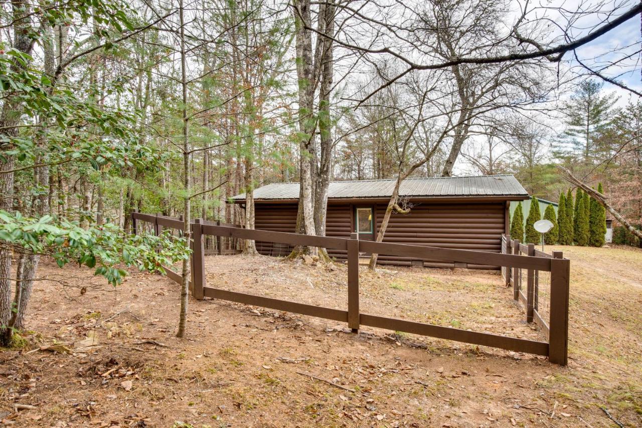 Peaceful Warne Cabin Fenced Yard And Screened Porch Brasstown Exteriör bild