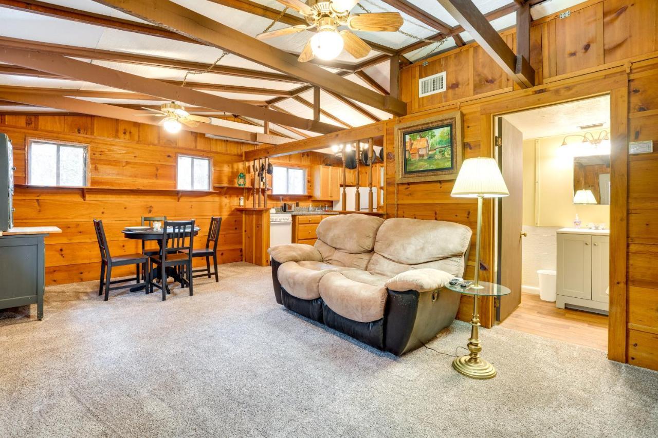 Peaceful Warne Cabin Fenced Yard And Screened Porch Brasstown Exteriör bild