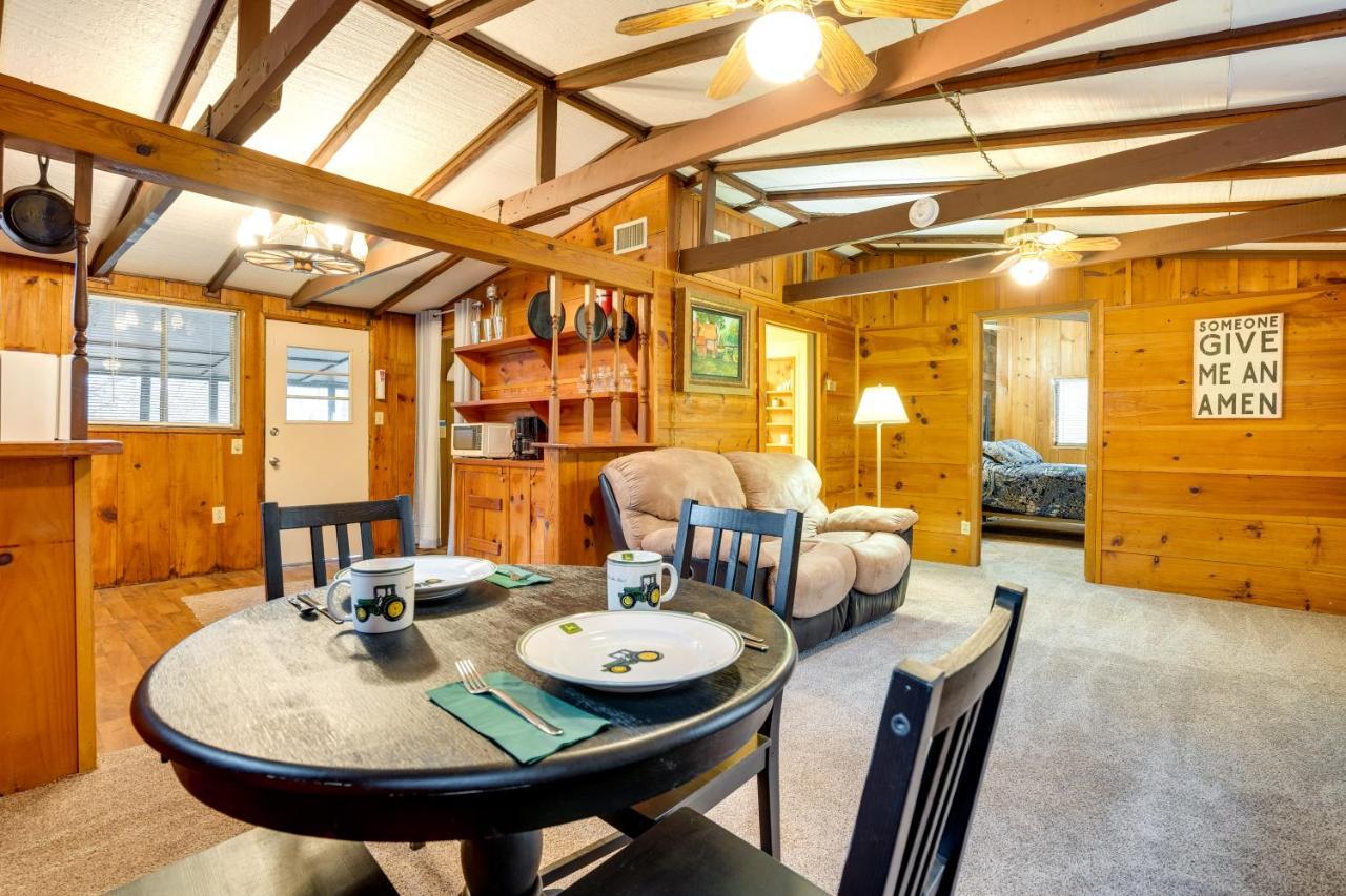 Peaceful Warne Cabin Fenced Yard And Screened Porch Brasstown Exteriör bild